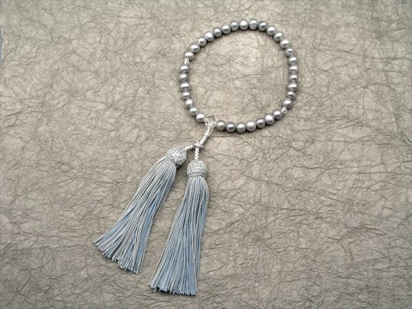 【十連十色念珠】7.グレー淡水真珠水晶切子仕立正絹彩り房