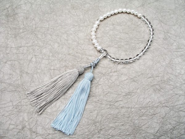 【アシンメトリー念珠（女性用）】5.白淡水真珠×ローズクｵーツ（丸玉）アシンメトリー正絹房